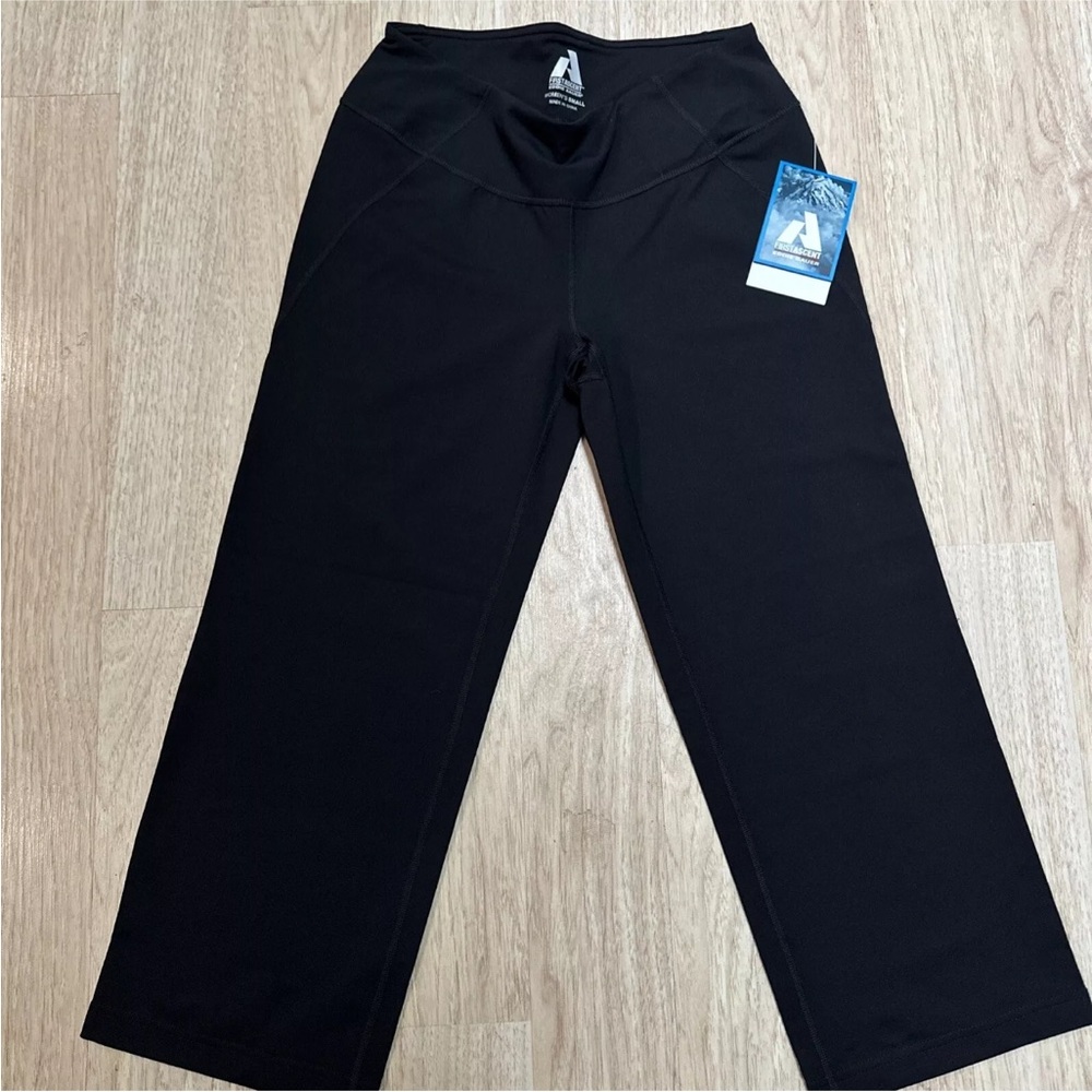 Nwt Eddie Bauer Motion Capris Size S Black